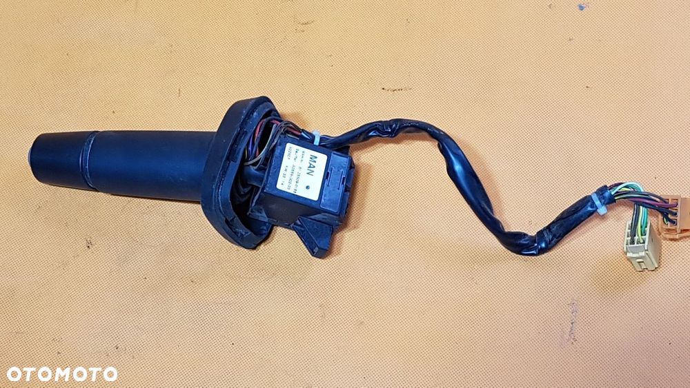 PRZEŁĄCZNIK MANETKA KIERUNKOWSKAZÓW MAN TGX TGS EURO 6 81255090188 - 2