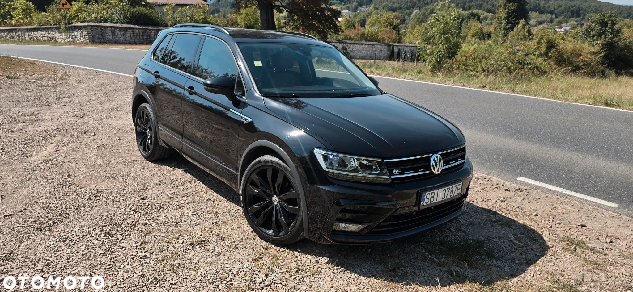 Volkswagen Tiguan - 1