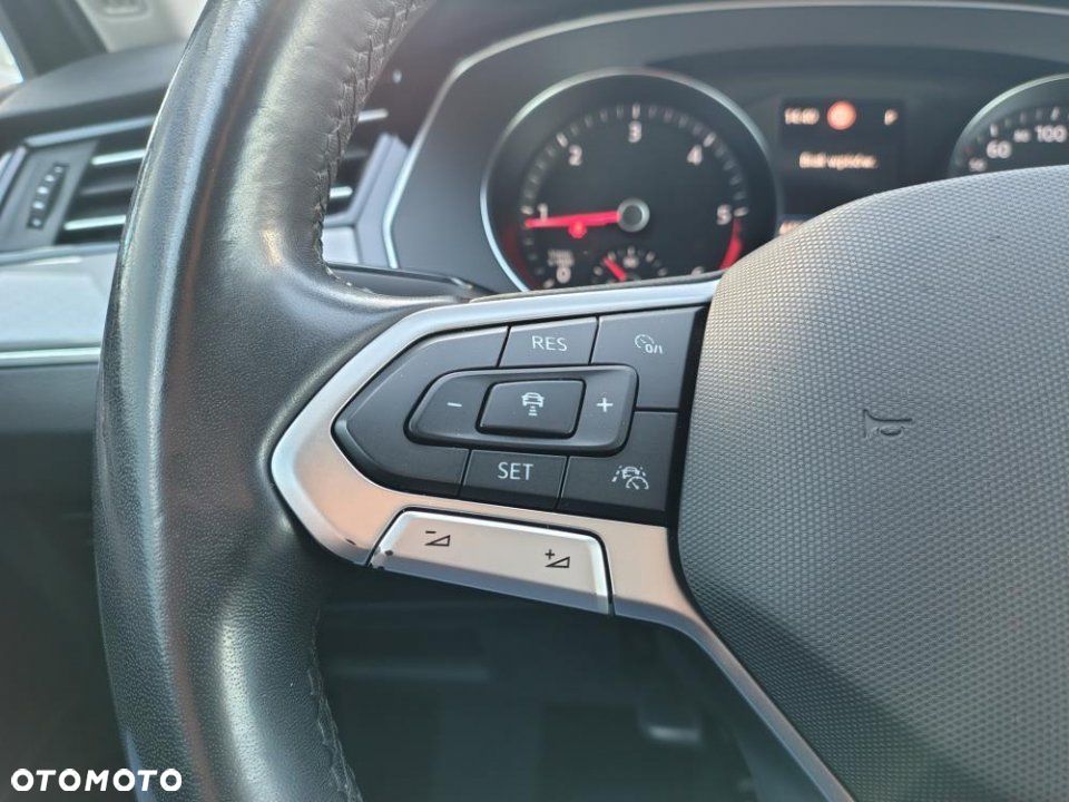 Volkswagen Passat - 21