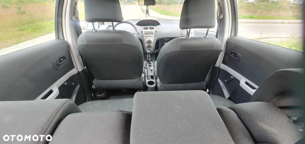 Toyota Yaris 2009 photo 3