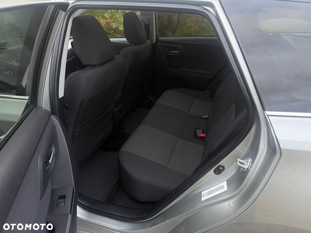 Toyota Auris - 10