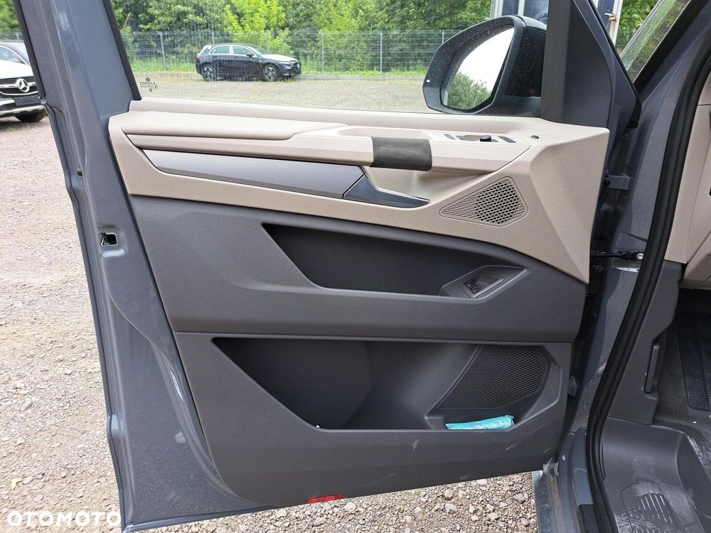 Volkswagen Multivan - 10