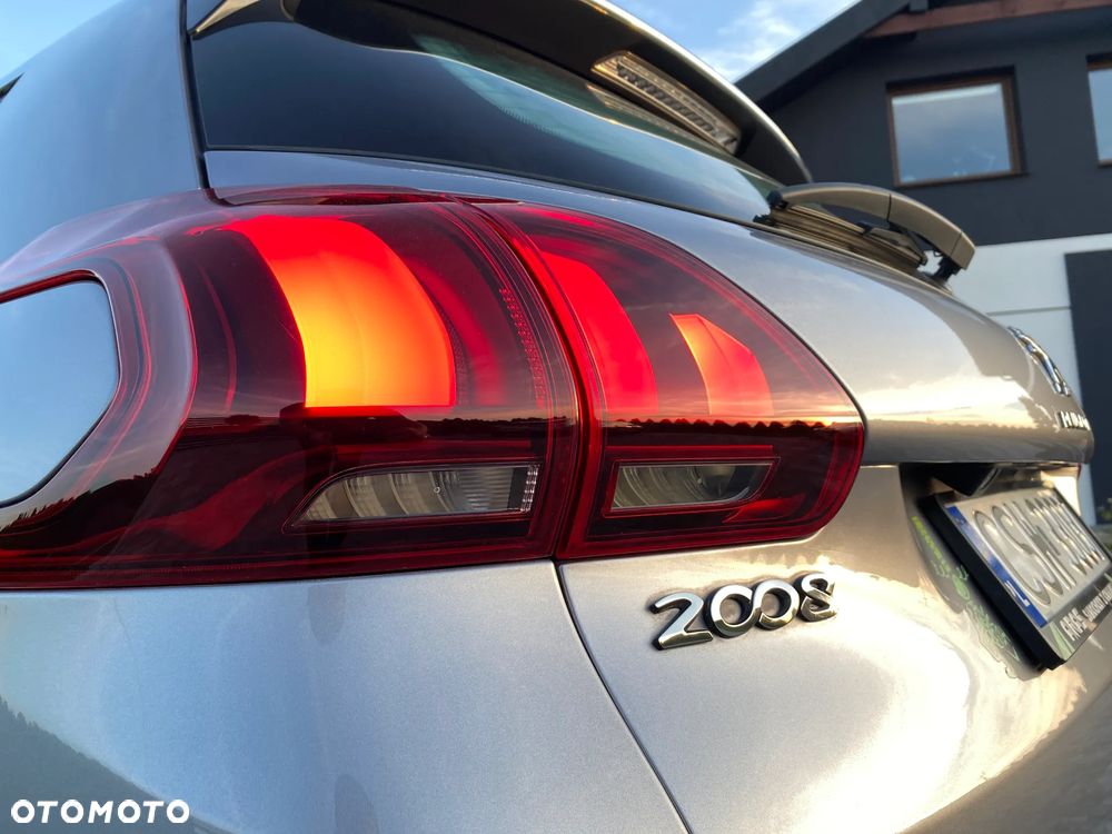 Peugeot 2008 1.2 Pure Tech Allure S&S EAT6 - 10