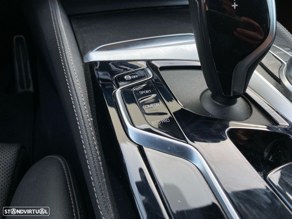 BMW 520 d Pack Desportivo M Auto - 12