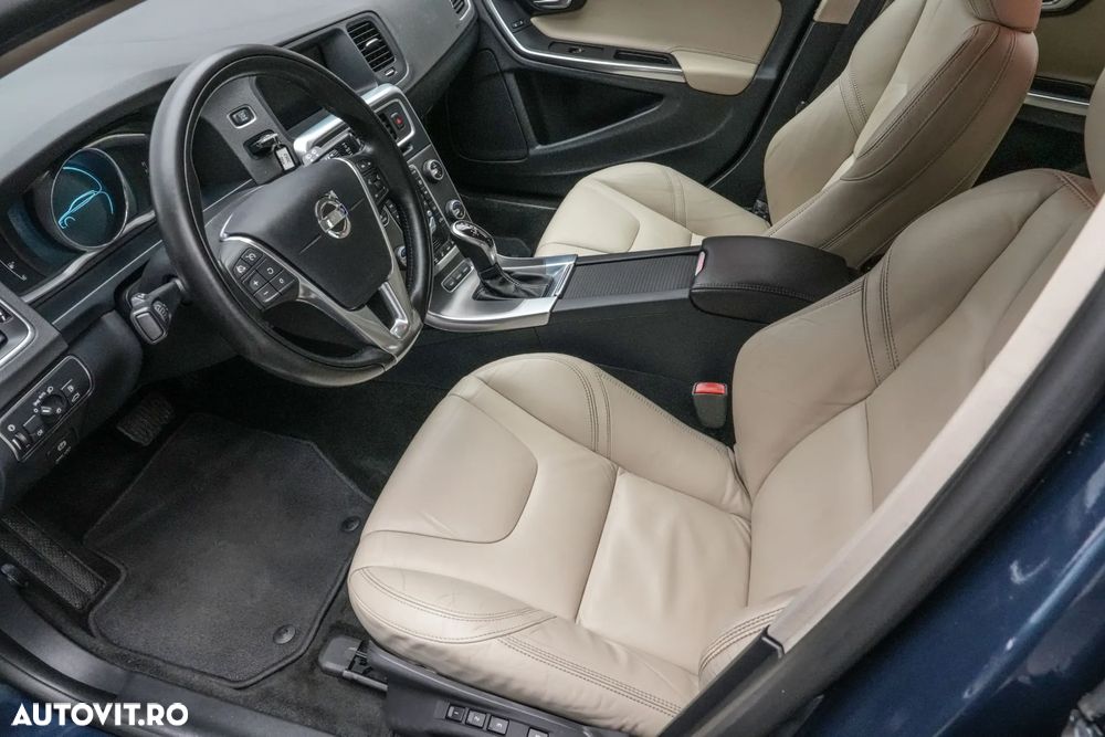 Volvo V60 D5 Summum - 12