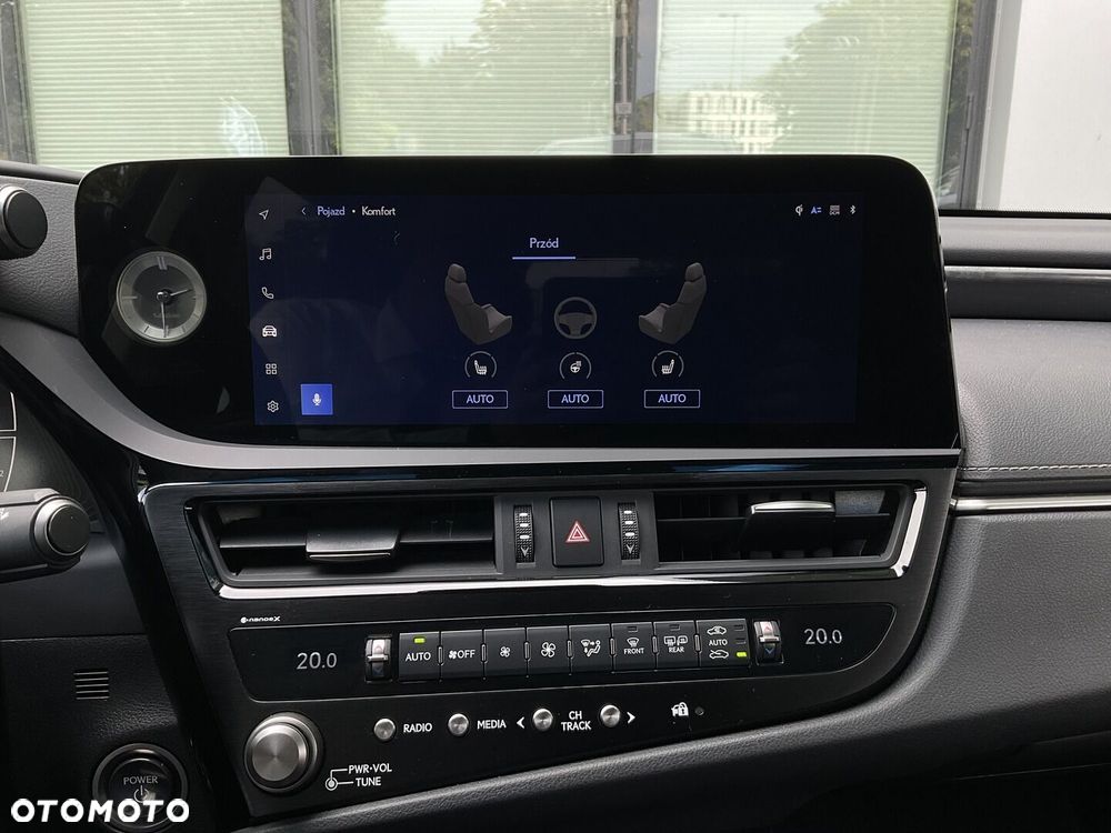 Lexus ES 300h Business Edition - 26