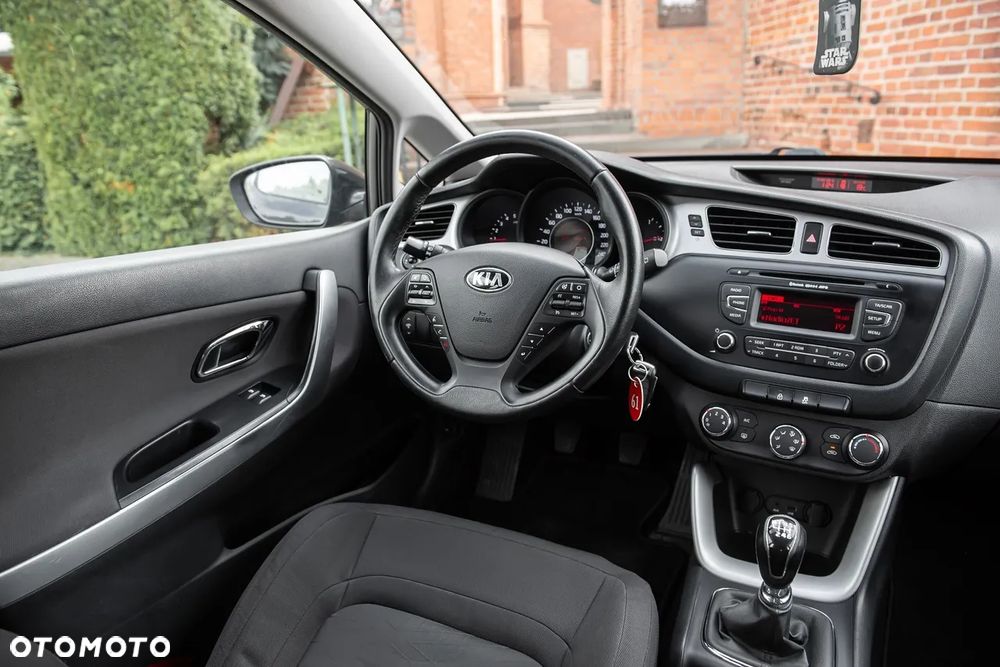 Kia Ceed - 24