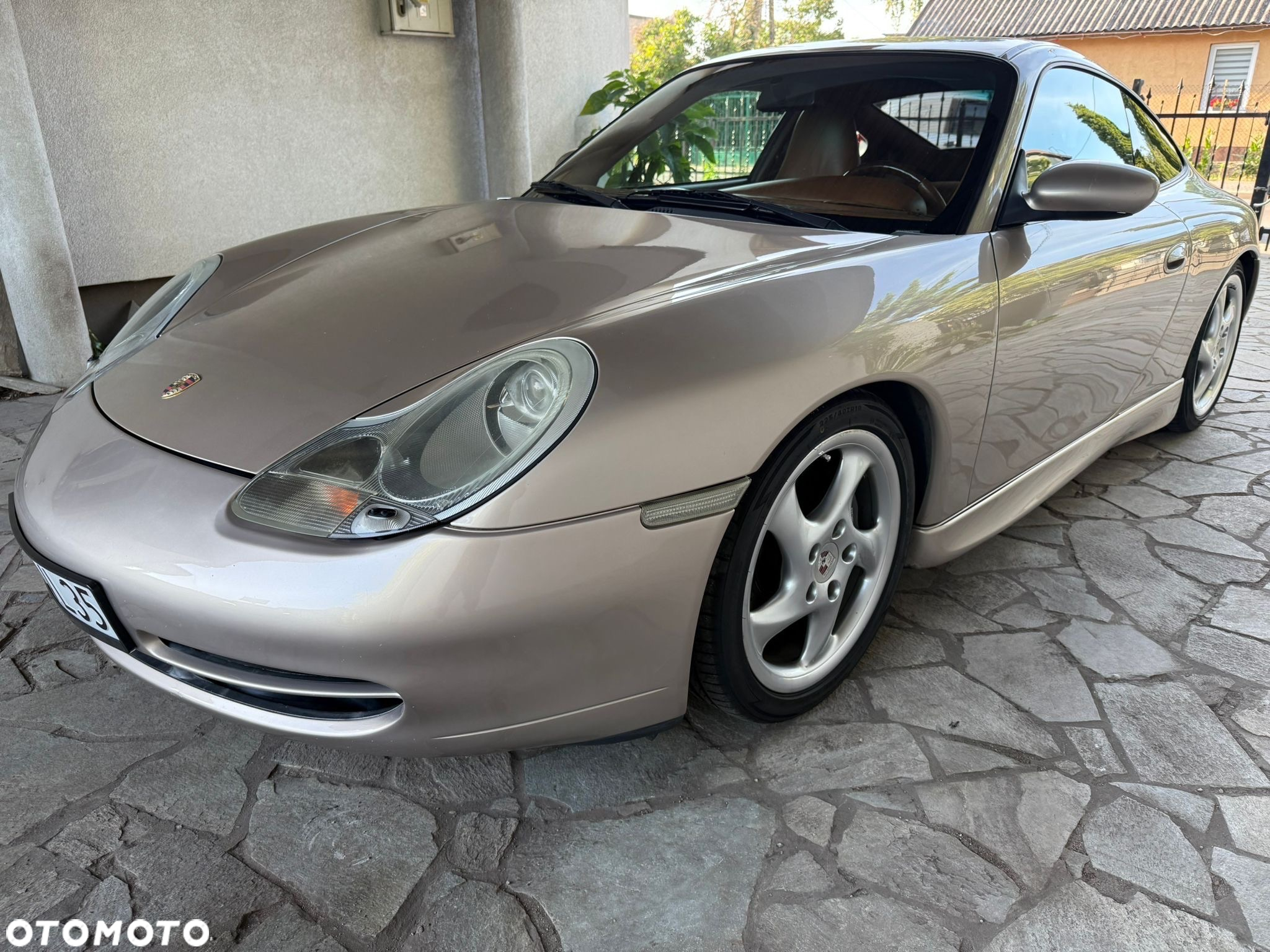 Porsche 911 Carrera - 3