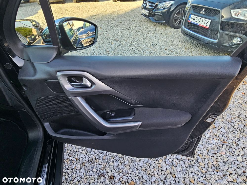 Peugeot 2008 1.6 BlueHDi Style - 10