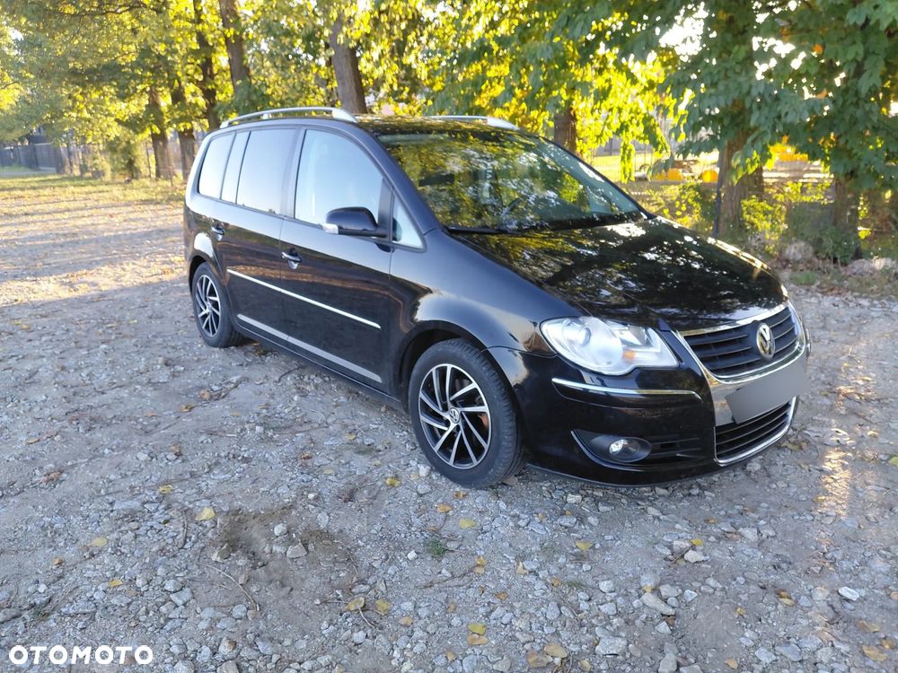 Volkswagen Touran - 11