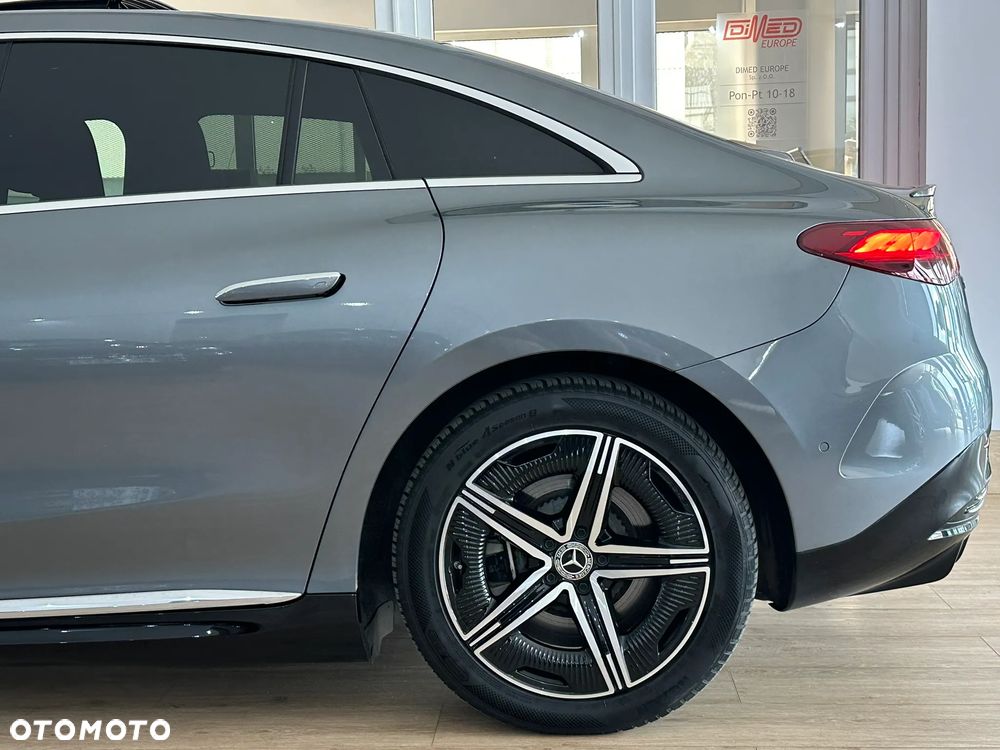 Mercedes-Benz EQE - 7
