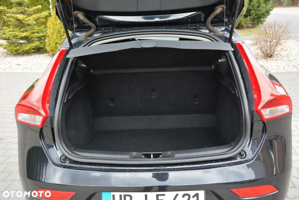 Volvo V40 D3 Geartronic Momentum - 34