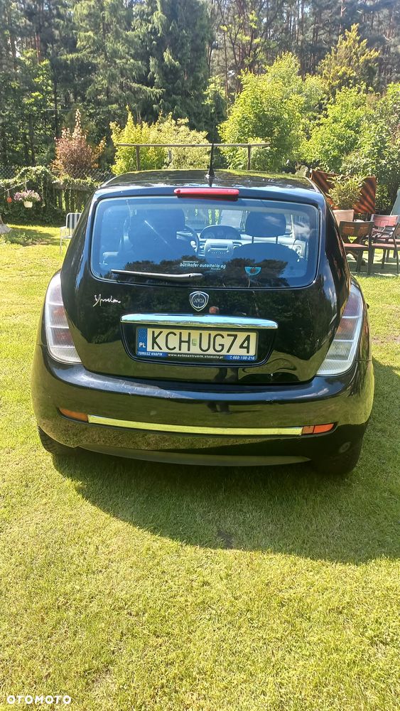 Lancia Ypsilon - 4