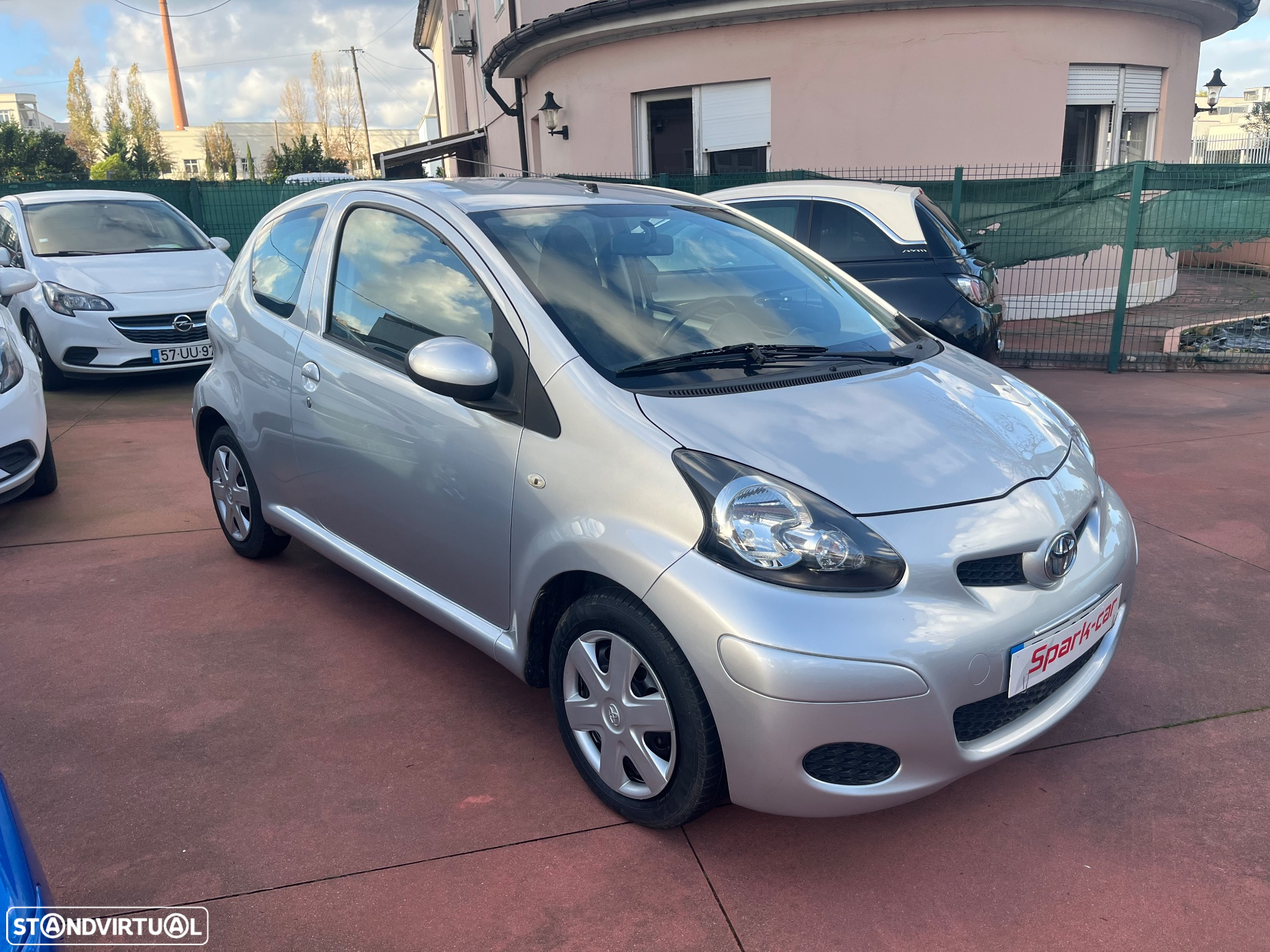 Toyota Aygo 1.0 Plus Sport Pack - 3
