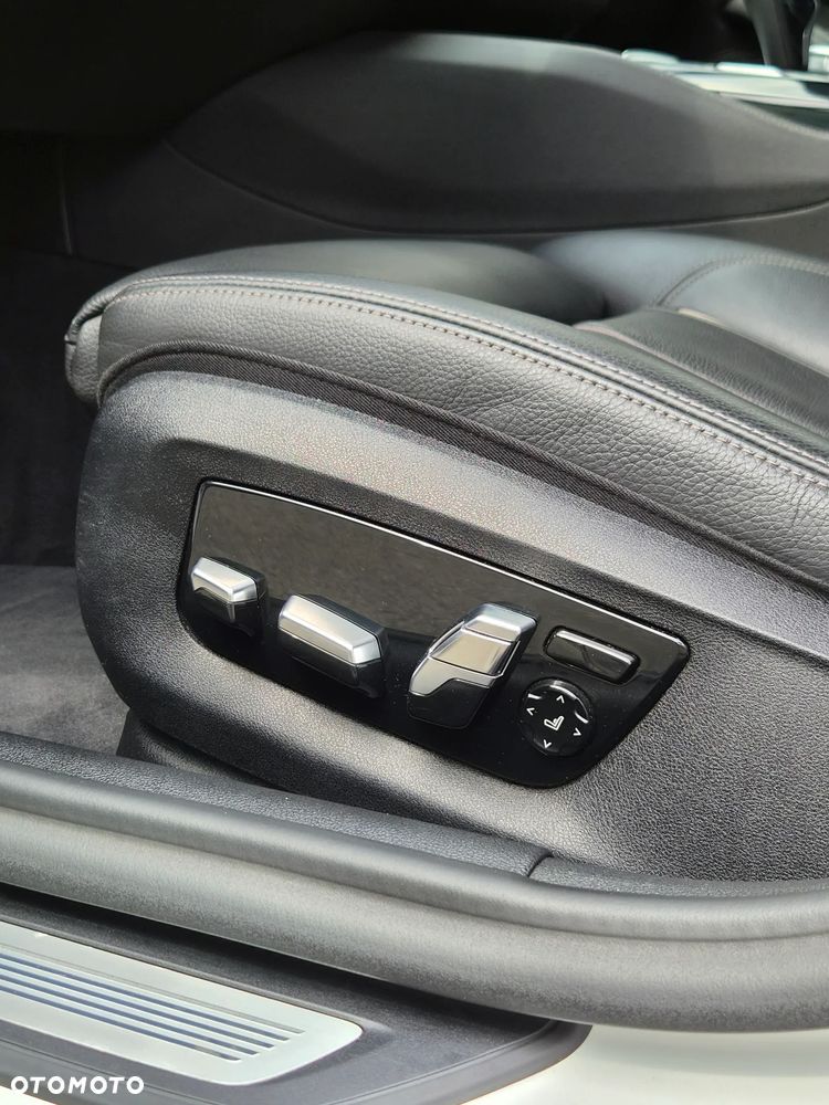 BMW Seria 5 520d MHEV M Sport sport - 16