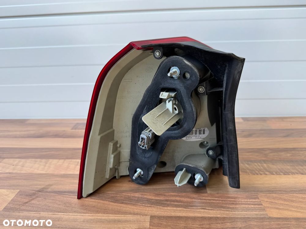 LAMPA TYŁ PRAWA VOLVO xc70 V70 III - 3