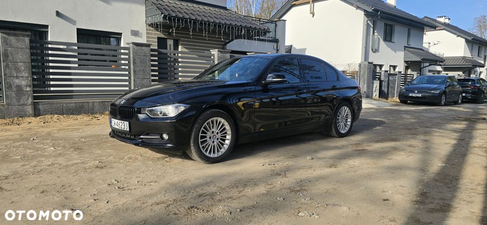 BMW Seria 3 318d DPF Edition Sport - 8