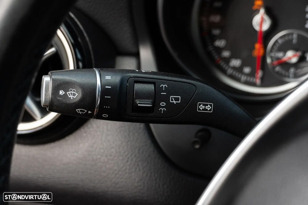 Mercedes-Benz CLA 180 d Shooting Brake AMG Line - 52