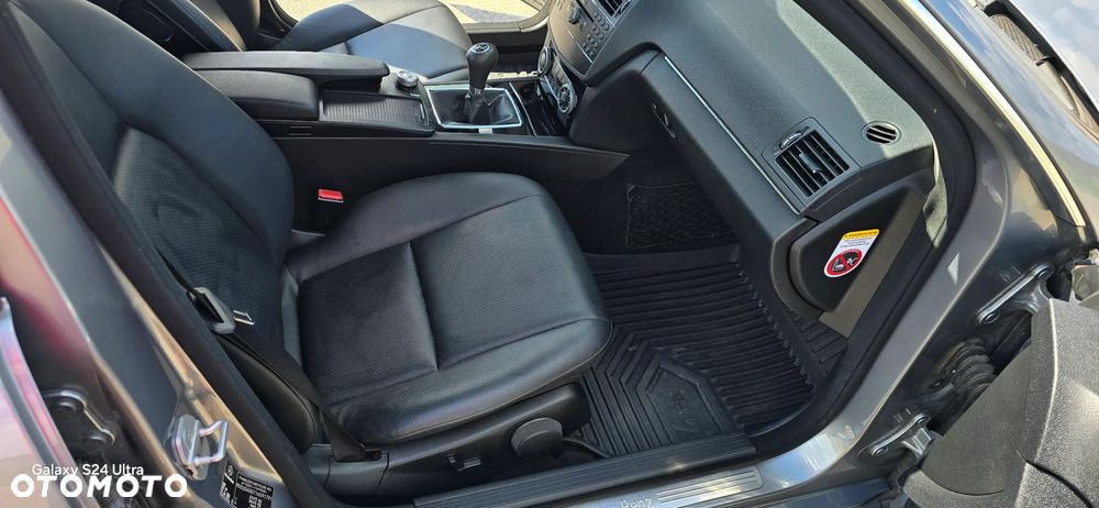 Mercedes-Benz Klasa C 200 CDI BlueEff Elegance - 23