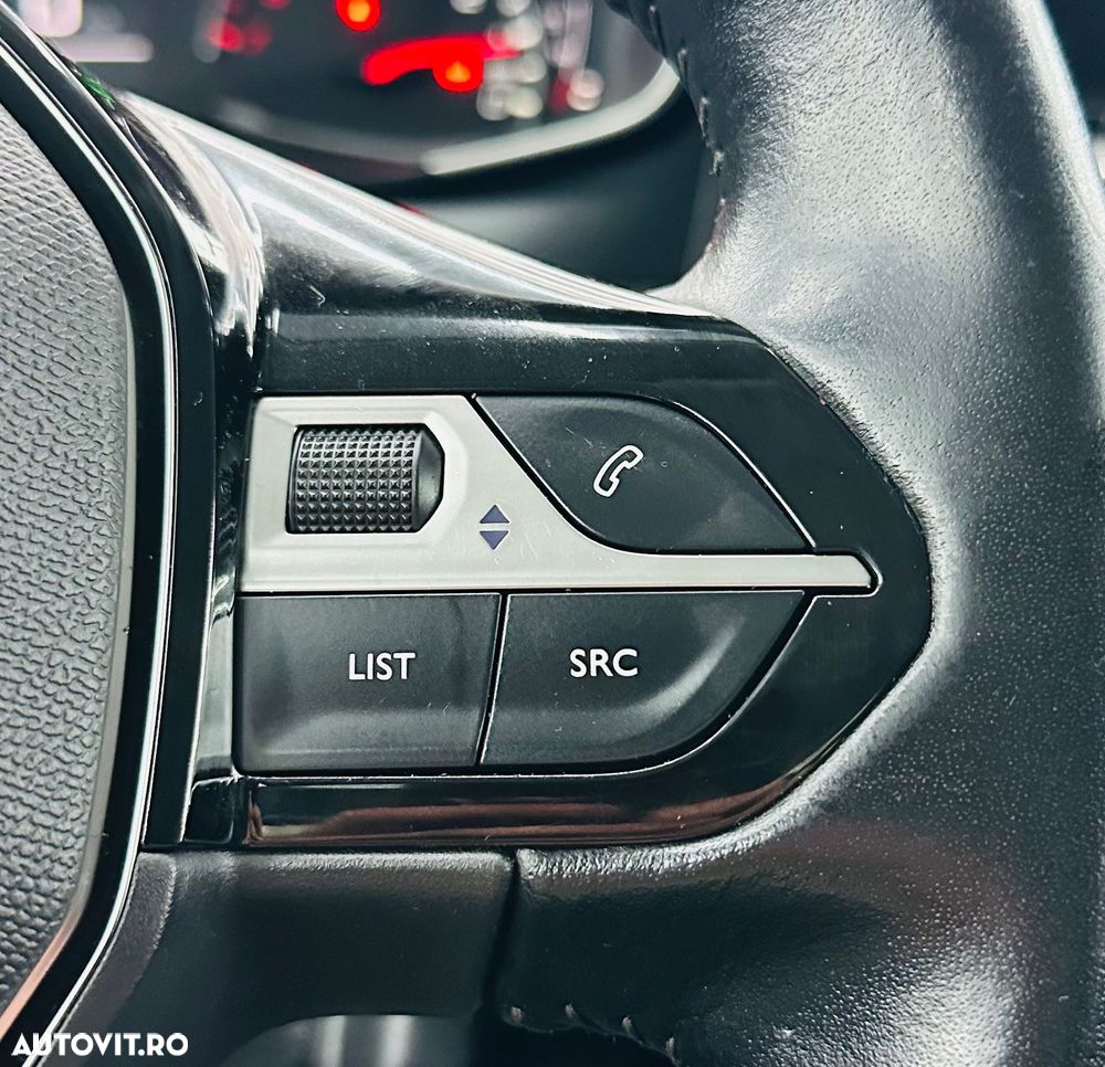 Peugeot 208 BlueHDi 100 Allure Pack - 26