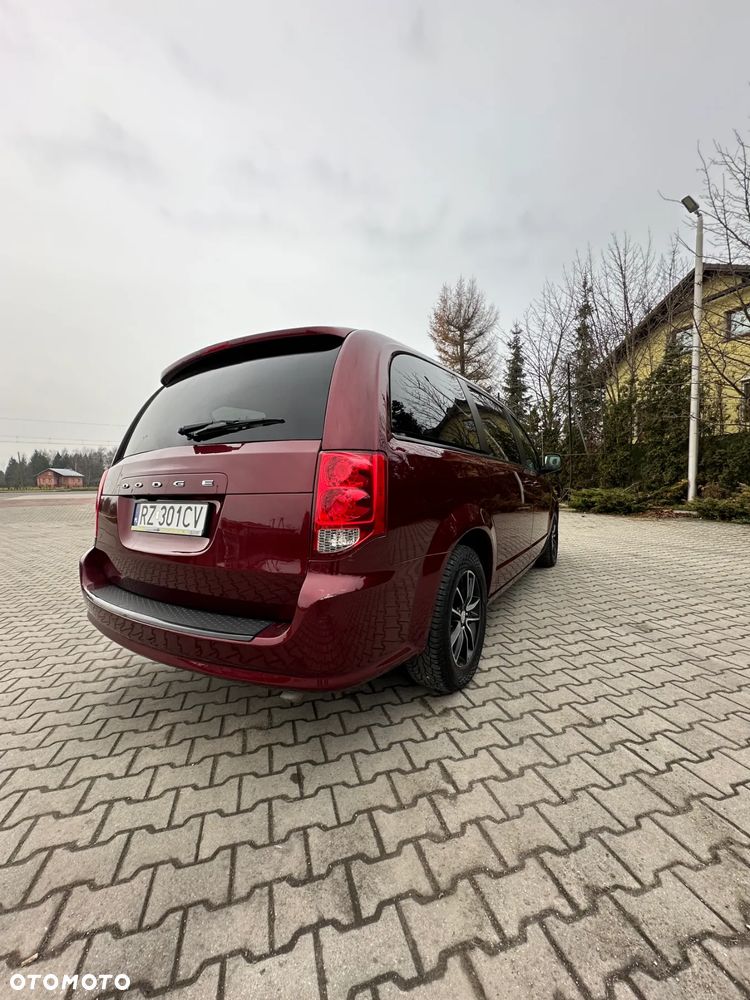 Dodge Grand Caravan 3.6 R/T - 9