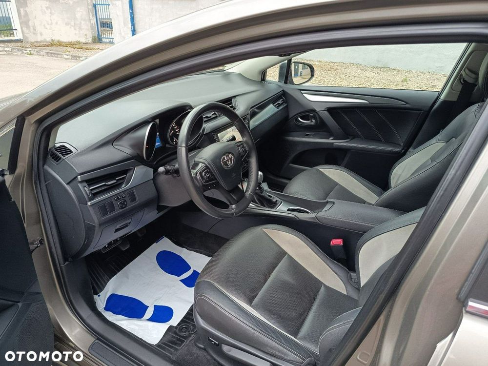 Toyota Avensis - 5