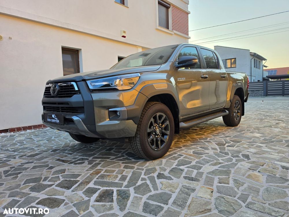 Toyota Hilux - 1