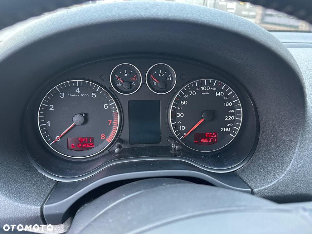 Audi A3 3-drzwiowe 1.6 Ambition - 13