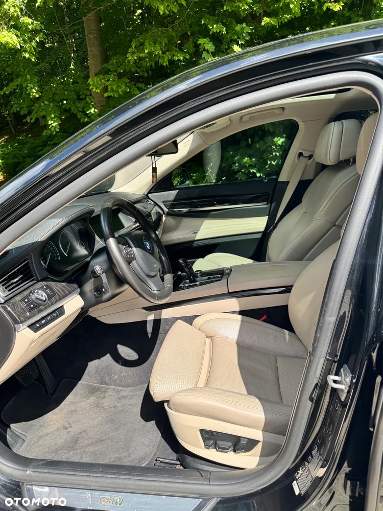 BMW Seria 7 740d xDrive - 6