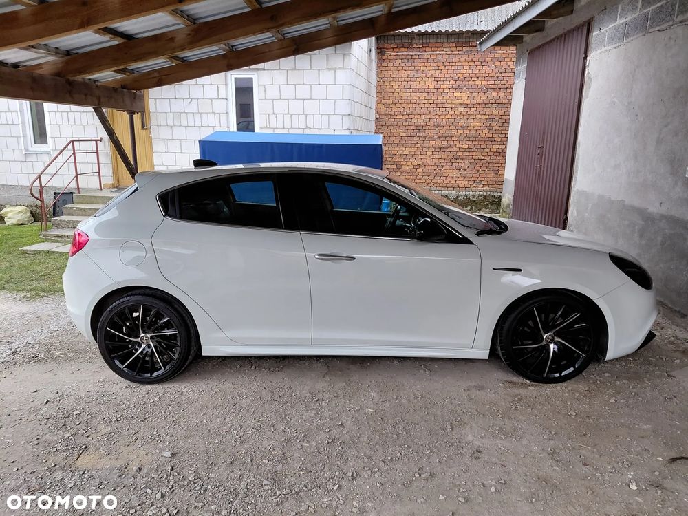 Alfa Romeo Giulietta 2.0 JTDM 16V - 8
