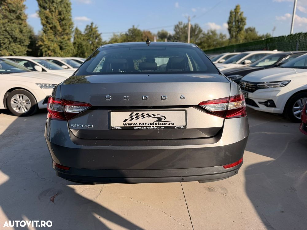 Skoda Superb 2.0 TDI DSG Style - 8