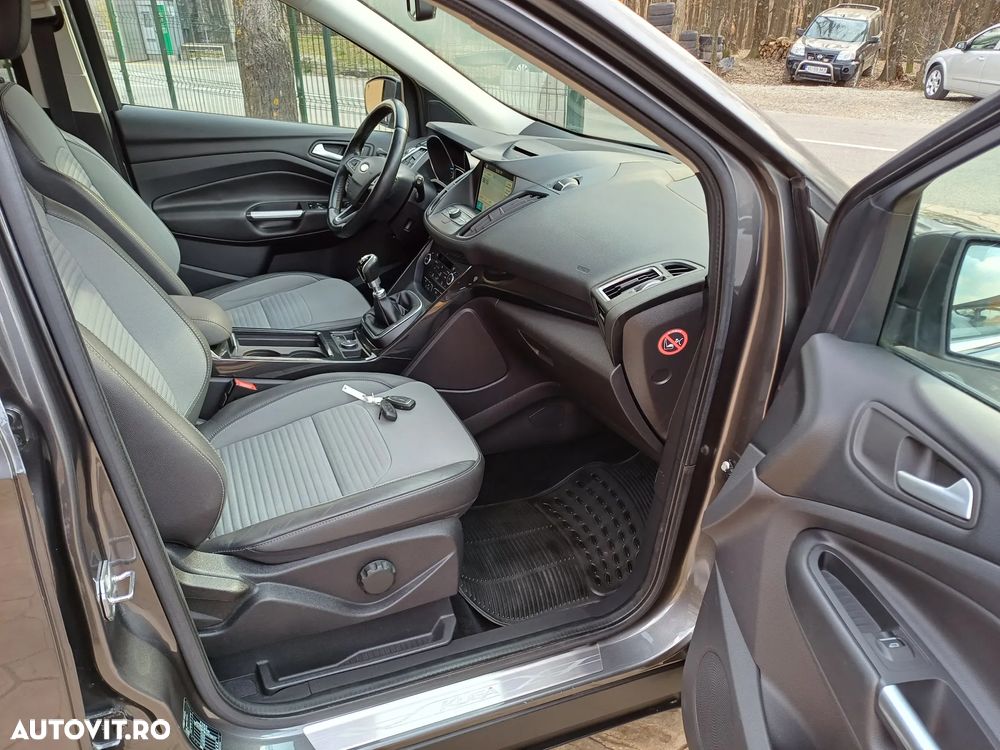 Ford Kuga 2.0 TDCi 4x4 Titanium - 5