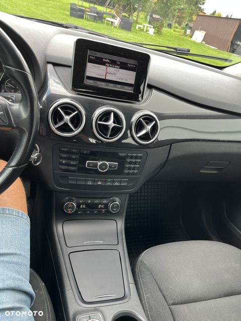Mercedes-Benz Klasa B 180 7G-DCT Style - 13
