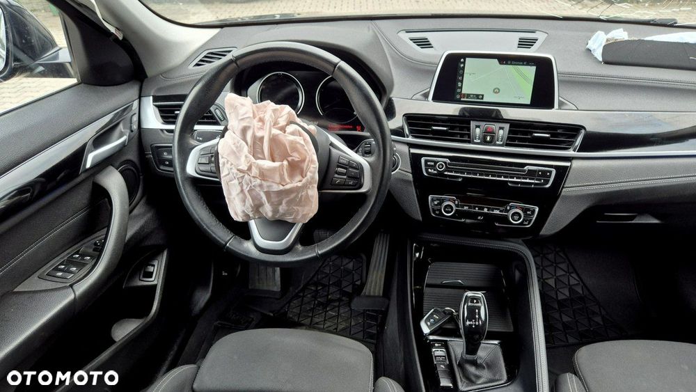 BMW X2 sDrive18d Advantage - 12