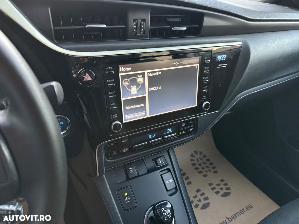 Toyota Auris 1.8 L VVT-i Hybrid Sol - 19