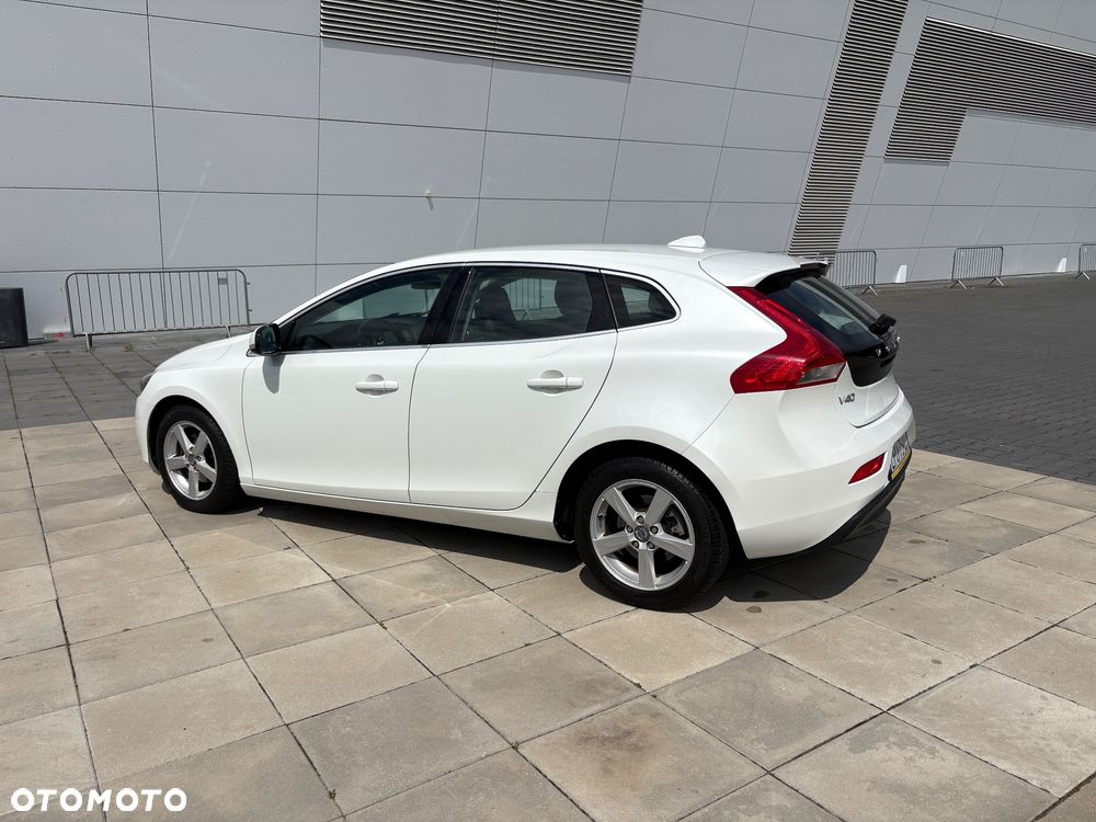 Volvo V40 D2 Summum - 9