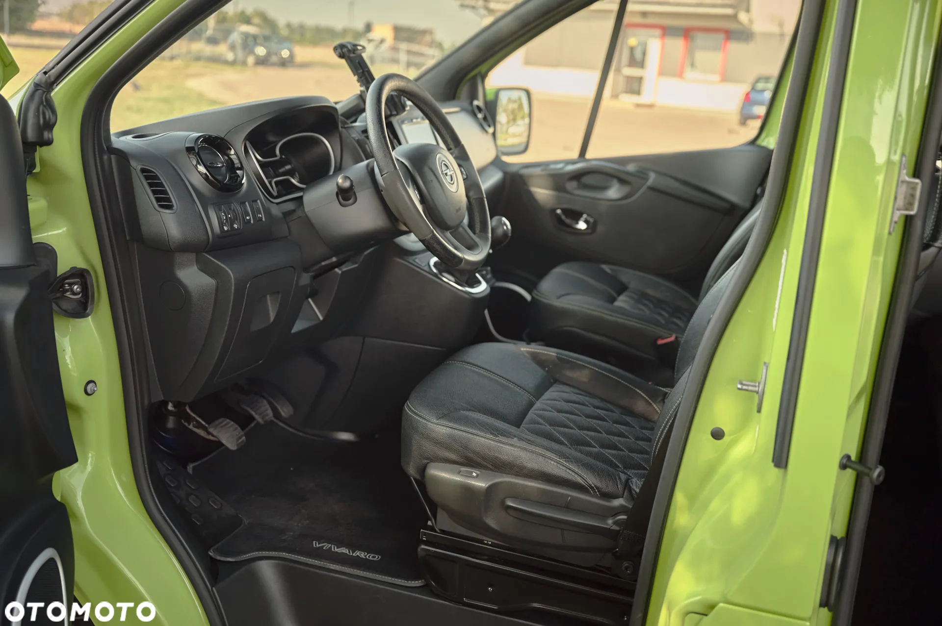 Opel Vivaro L2H1 2,9t Elegance Premium - 17