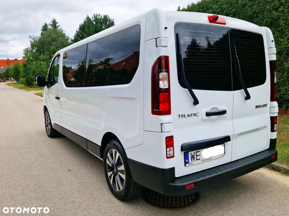 Renault Trafic 2.0 dCi - 9
