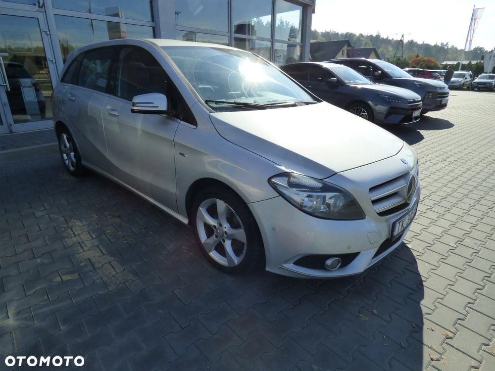 Mercedes-Benz B-Class 2011 photo 2