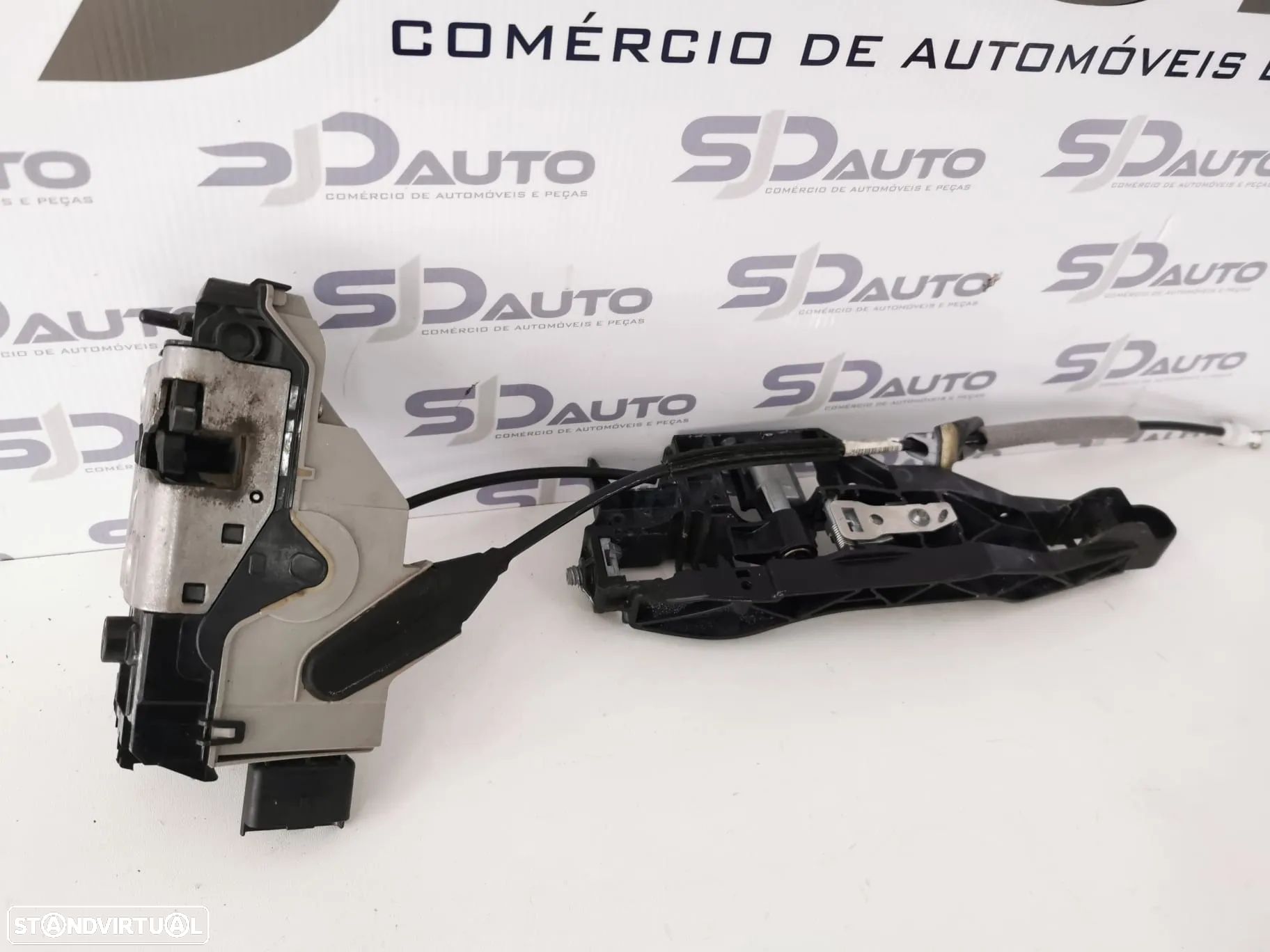 Fecho Trás Esquerdo - Peugeot 208 - 1