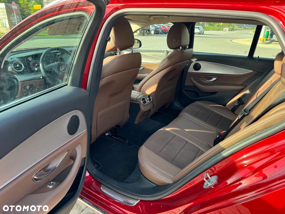 Mercedes-Benz Klasa E - 9