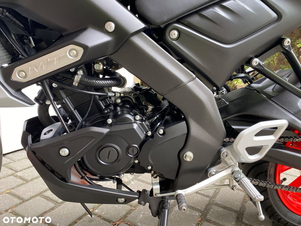 Yamaha MT - 32