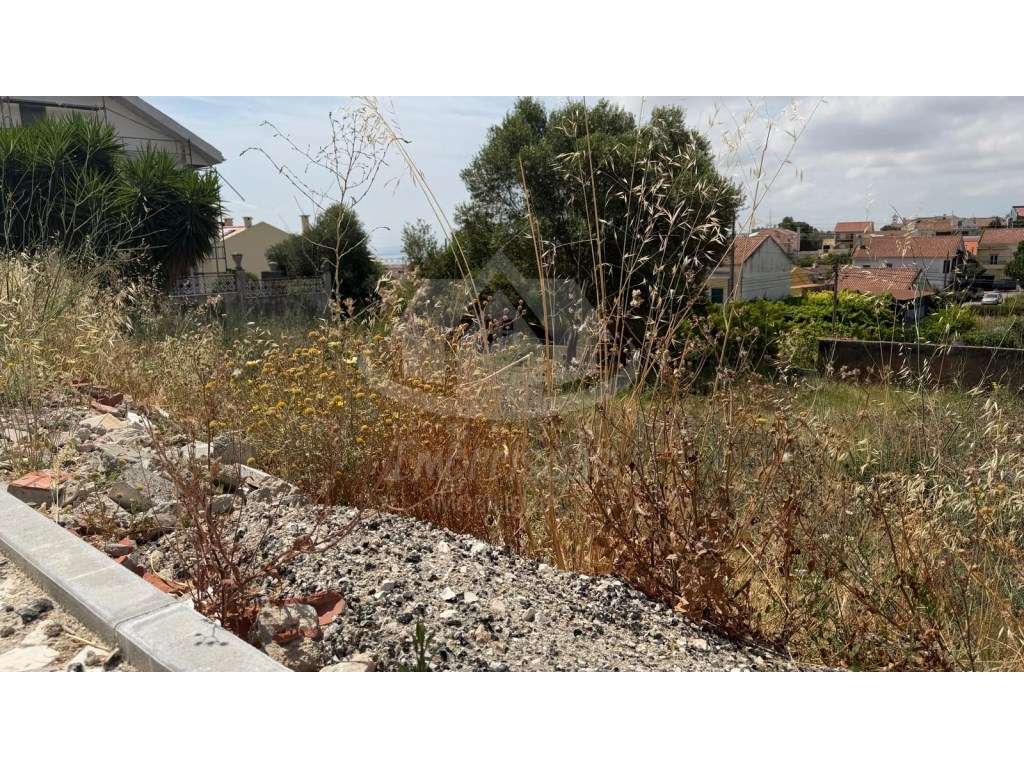 Terreno urbano com 226m2, em Santa Iria de Azóia - Grande imagem: 3/7