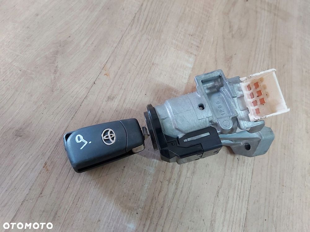 Toyota AYGO II Kluczyk stacyjka - 3