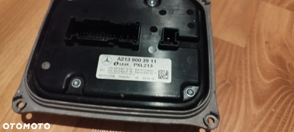 Mercedes W213 Przetwornica moduł LED A2139007308 - 1