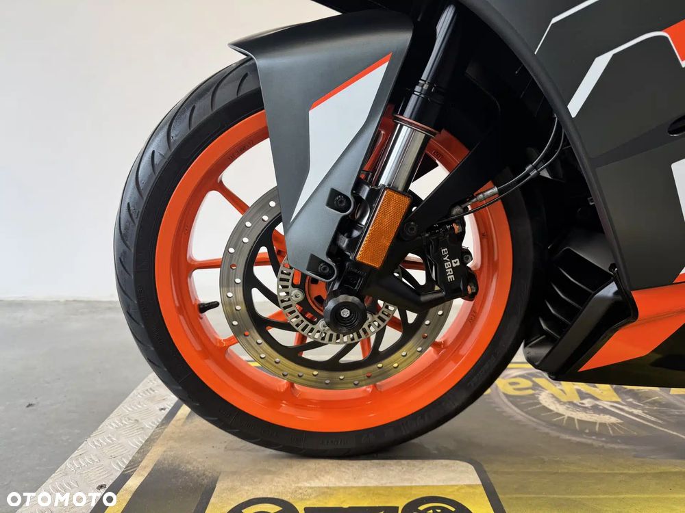 KTM RC 125 - 18