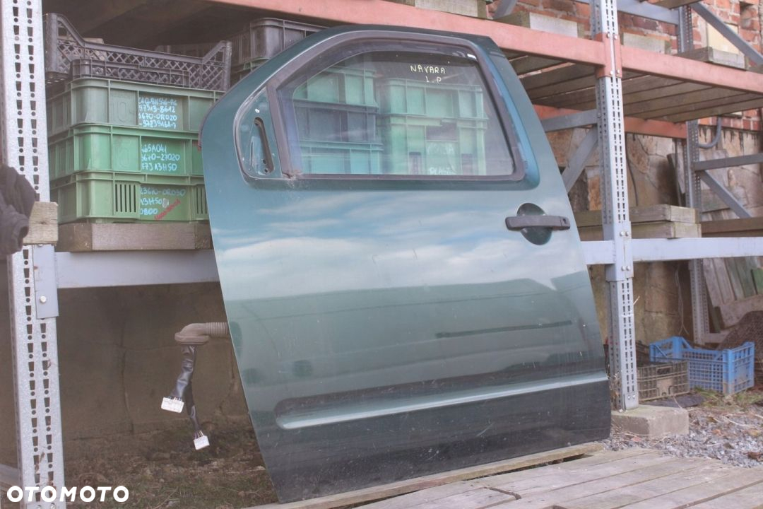 DRZWI LEWY PRZÓD 2.5 DCi NAVARA D40 - 2