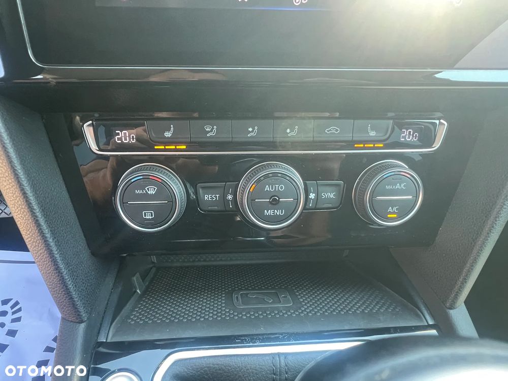 Volkswagen Passat 2.0 TDI SCR Business - 28