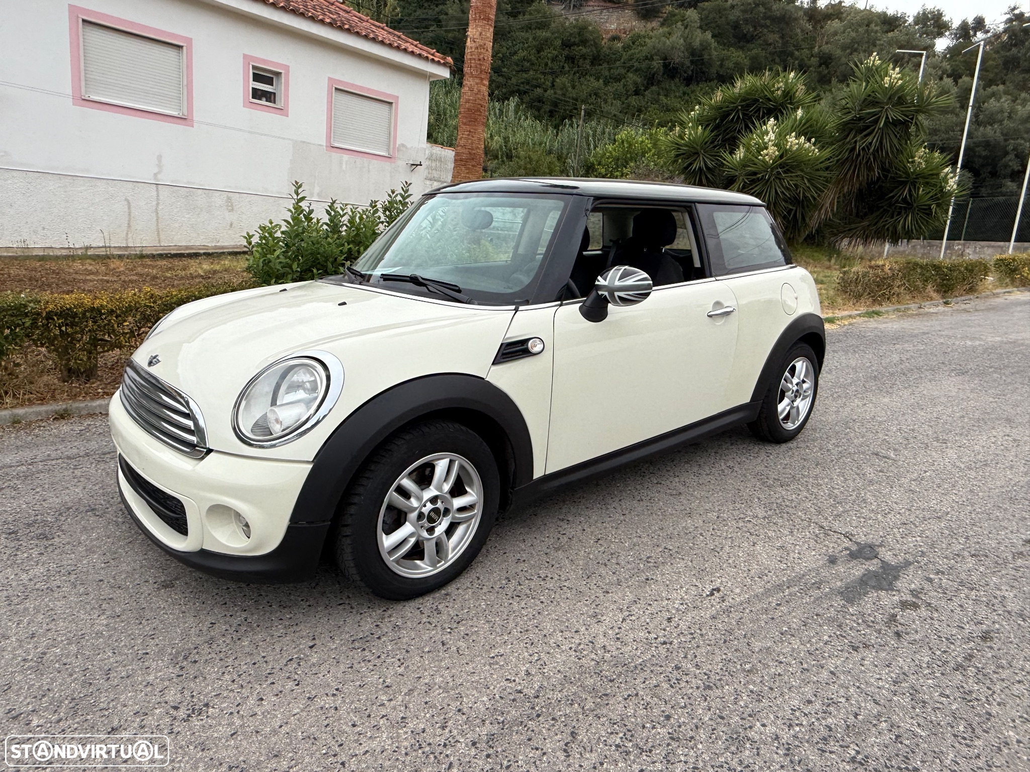 MINI 3 Portas Cooper D - 16