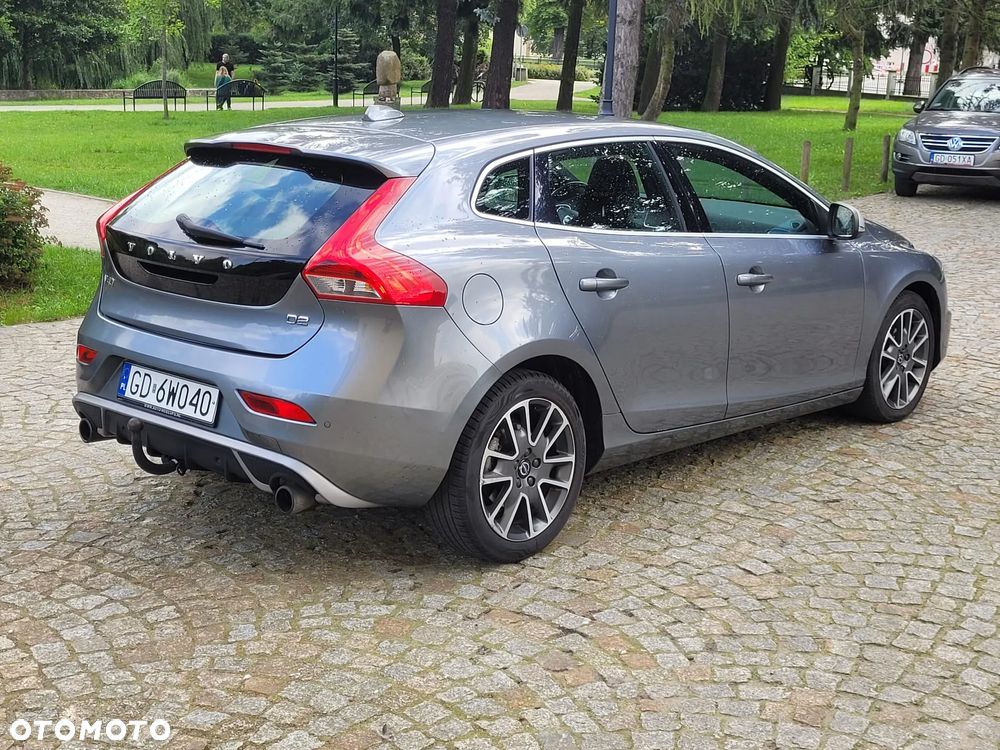 Volvo V40 D2 Drive-E R-Design Momentum - 8